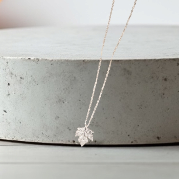 Silver Leaf Necklace - Picture 1 of 3